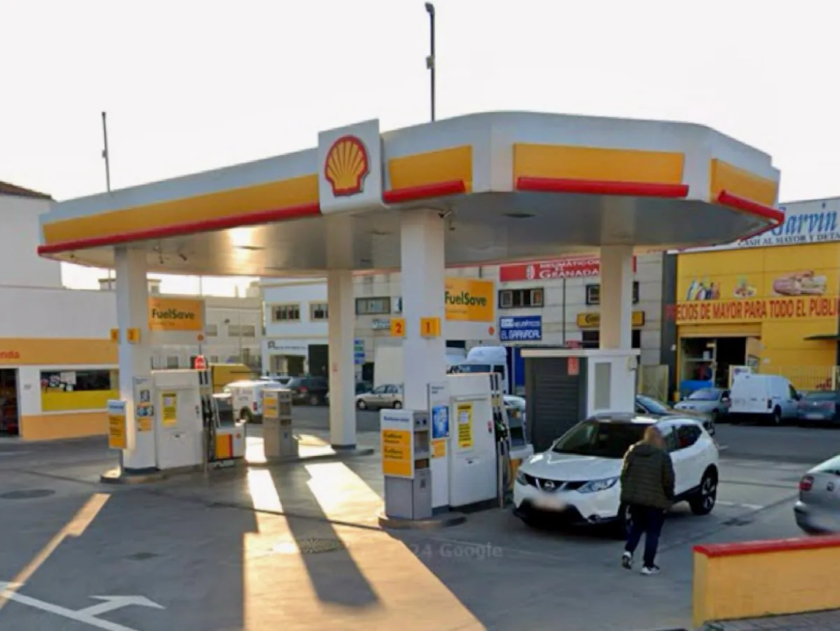 Tesla Converts Shell Gas Station into EV Supercharger Hub