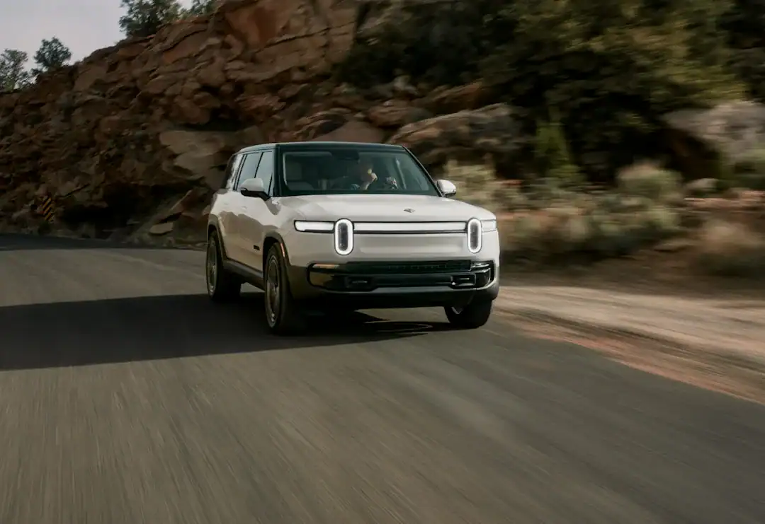 Rivian R1S Quad